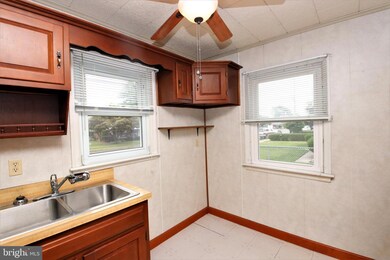 801 Corbett St, Hagerstown, MD 21740 - photo 7