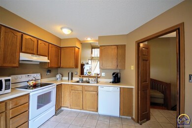 3531 SW Willow Brook Dr, Topeka, KS 66614 - photo 6