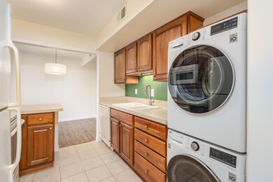 Kilgore_Ave_W_748_Unit204_Kalamazoo_4900