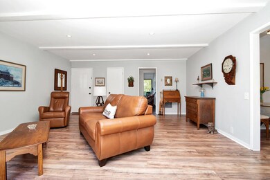 008_Living Room