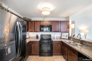 28372 Adler Park Dr S, Chesterfield, MI 48051 - photo 7