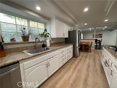 22528 Macfarlane Dr, Woodland Hills, CA 91364 - photo 7