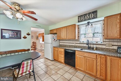 65 Woodlawn Ave, Broomall, PA 19008 - photo 4