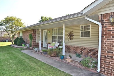 16 Cardinal Ln, Shawnee, OK 74804 - photo 2