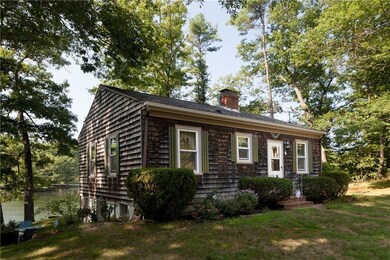 This is the cute-as-a-button cottage...