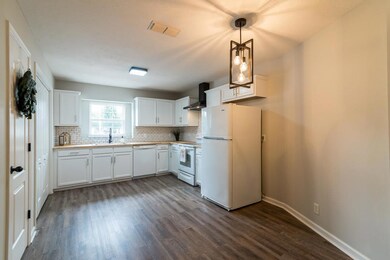 Beautiful Eat In Kitchen Area
