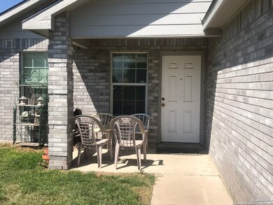 10647 S Shaenridge, San Antonio, TX 78254 - photo 3