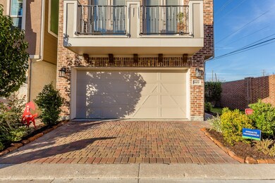 8402 Oak Leaf Point Dr, Houston, TX 77055 - photo 2