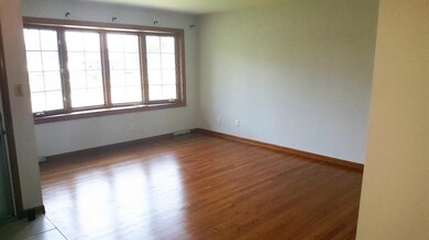 939 W Ash St, Griffith, IN 46319 - photo 3