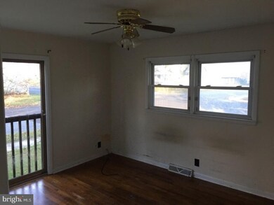 306 E Clayton Ave, Clayton, NJ 08312 - photo 4