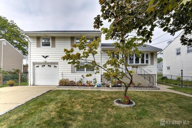 128 Burnham Dr, Fords, NJ 08863 - photo 2