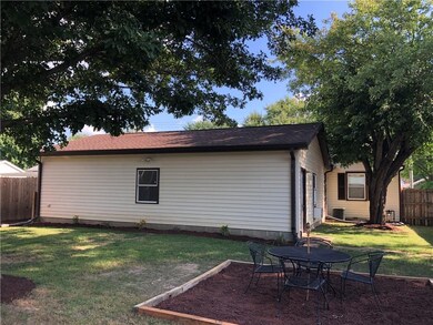 630 Tucker Ave, Plainfield, IN 46168 - photo 6