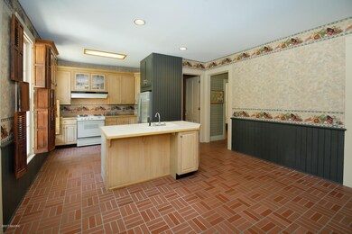 2112 Vanderbilt Ave, Portage, MI 49024 - photo 4