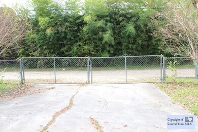 910 Lamar, Seguin, TX 78155 - photo 6