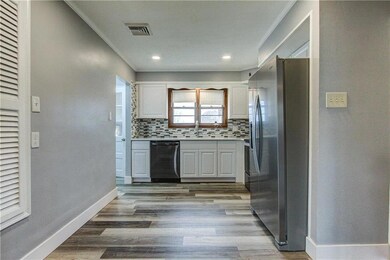 808 Hickory Ln, Easton, PA 18045 - photo 7