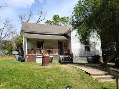 913 Ethel St, Douglas, GA 31533 - photo 2