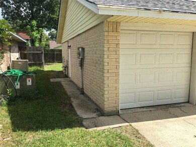 10238 Ella Falls Blvd, Houston, TX 77038 - photo 5