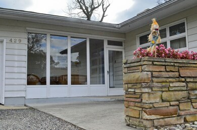 429 Maple Ln, Middletown, NJ 07748 - photo 3