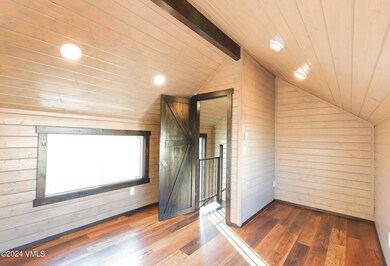 Upper Bedroom
