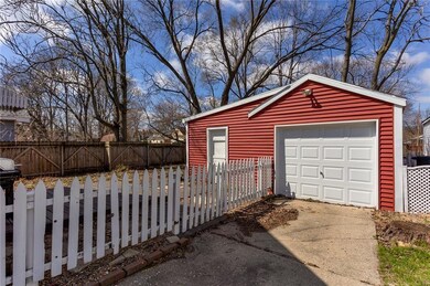 2328 44th St, Des Moines, IA 50310 - photo 3