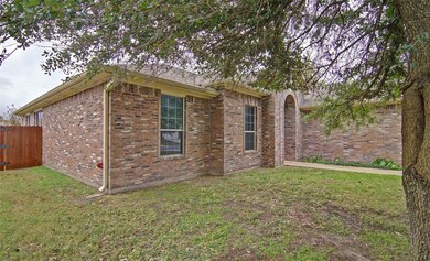 1842 Sandpiper Dr, Weatherford, TX 76088 - photo 4