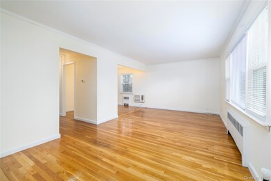 60 Chestnut St unit 1, Rockville Centre, NY 11570 - photo 3