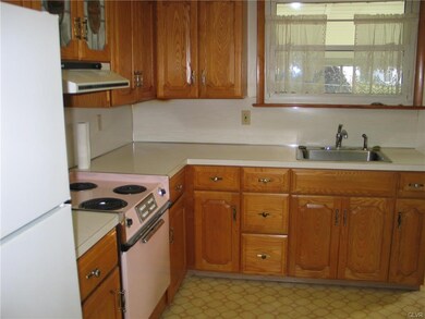 923 Kossuth St, Freemansburg, PA 18017 - photo 4