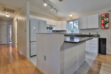 11 Rainbow Ave, MerriMacK, NH 03054 - photo 6