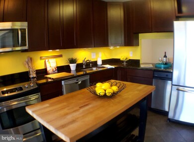 120 Roberts Ln unit 401, Alexandria, VA 22314 - photo 3