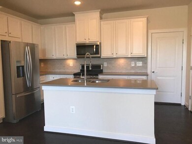 13412 Arrowbrook Centre Dr unit 14, Herndon, VA 20171 - photo 3