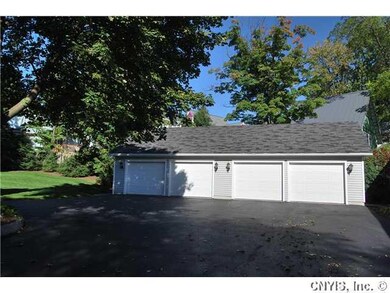 Parking Lot/Garage