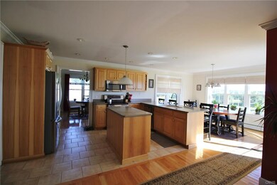 Stainless Steel Kitchen with breakfast bar, inform