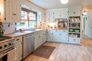 Light and bright kitchen