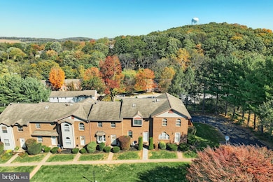 253 W Chestnut St unit 11, Dallastown, PA 17313 - photo 2