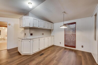 2115 Wren Ct, Cleburne, TX 76031 - photo 6