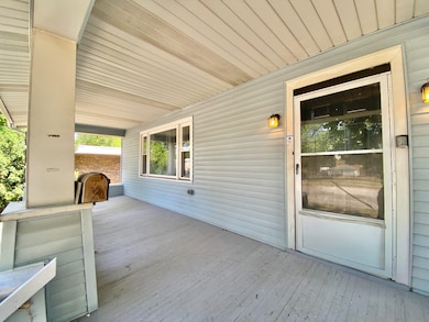 685 E 142nd St, Dolton, IL 60419 - photo 2