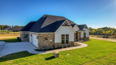 735 Thompson Rd, Weatherford, TX 76087 - photo 3