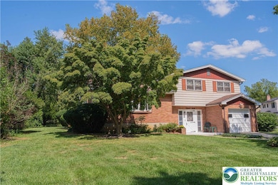 1560 Chaucer Ln, Bethlehem, PA 18017 - photo 3