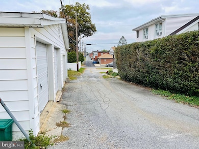 2408 Noble St, Reading, PA 19609 - photo 7