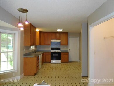 575 Woodcrest Dr, Gastonia, NC 28052 - photo 7