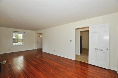 306 Duffey St, Plainfield, IN 46168 - photo 6