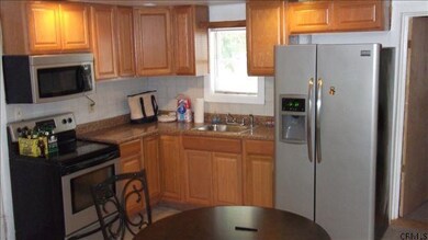 16 Cherry St, Saratoga Springs, NY 12866 - photo 2