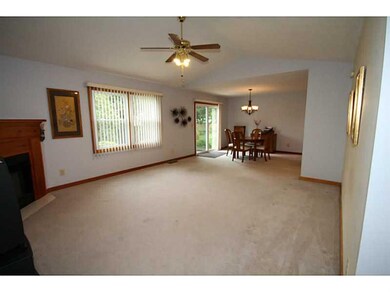 4698 Gray Fox Ct, Columbus, IN 47203 - photo 5