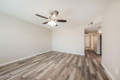 002-photo-living-room-10864118