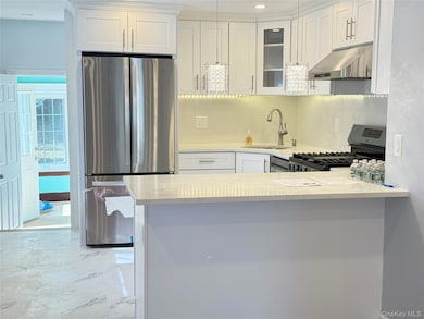 56 Heisser Ln, Farmingdale, NY 11735 - photo 3