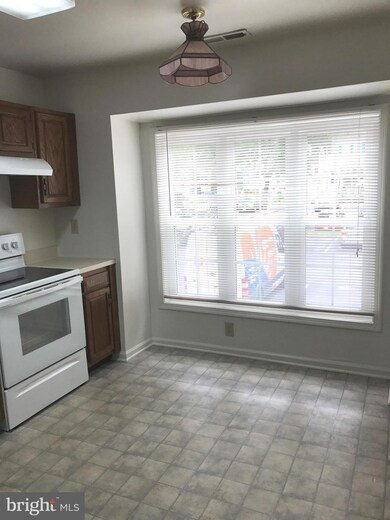 1534 Marlborough Ct, Crofton, MD 21114 - photo 2