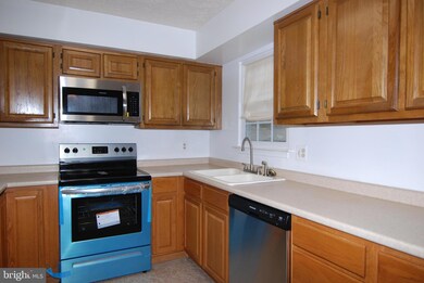 10658 Joyceton Dr, Upper Marlboro, MD 20774 - photo 2