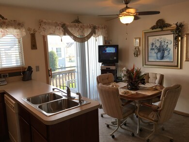 Kitchen n Eat in Area