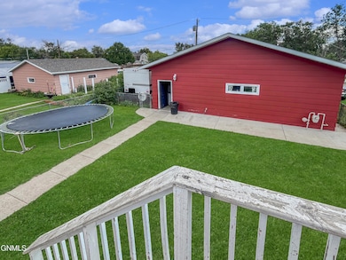 910 8th Ave W, Williston, ND 58801 - photo 2