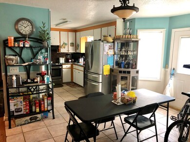 Eat in Area/Kitchen View